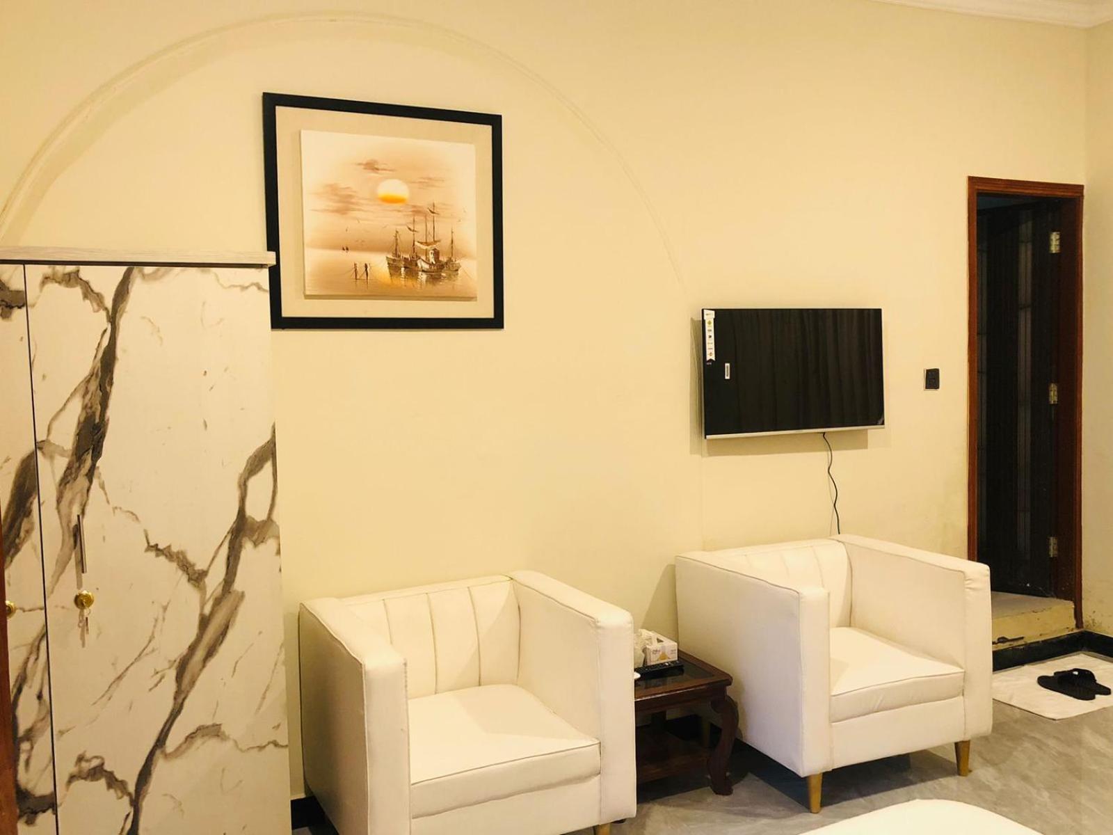Royal Executive Hotel Islamabad Buitenkant foto