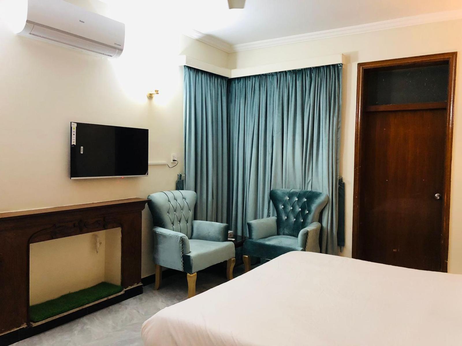 Royal Executive Hotel Islamabad Buitenkant foto